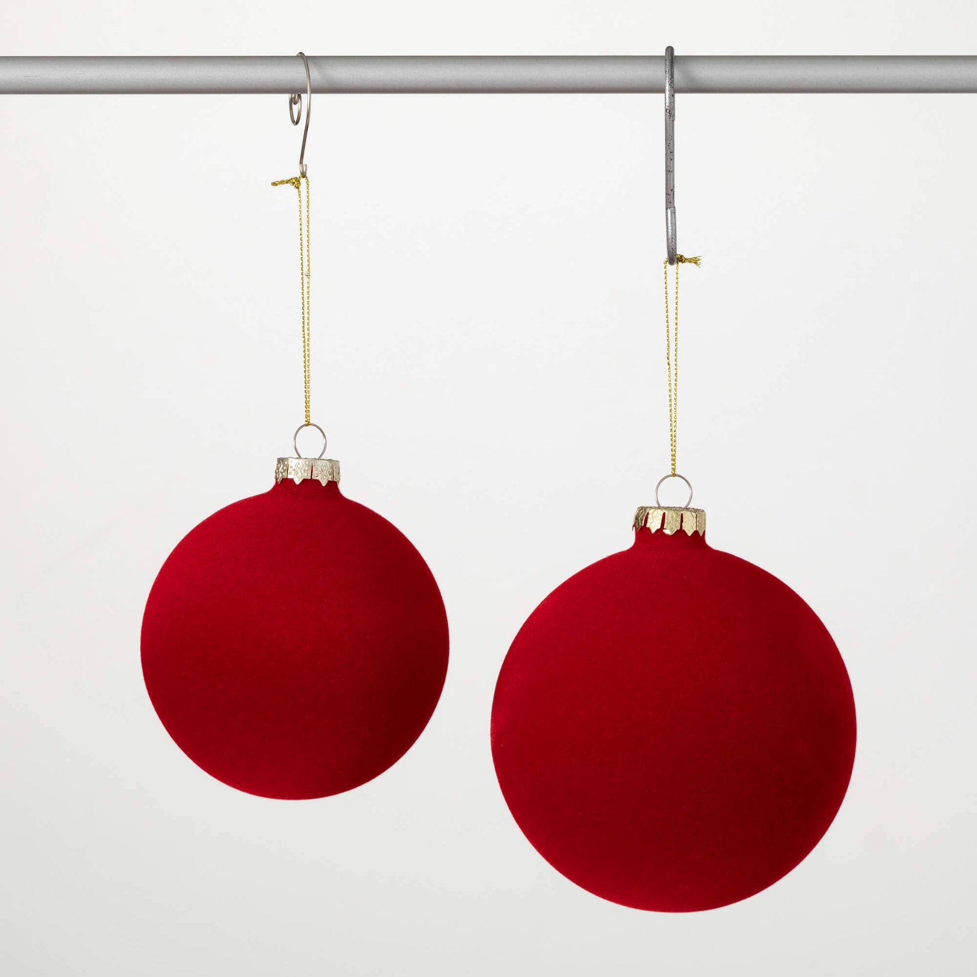 RED VELVET BALL ORNAMENT SET Sullivans Home Decor