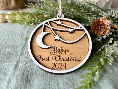 Baby's First Christmas Ornament: A Cherished Keepsake Stad Woodlands